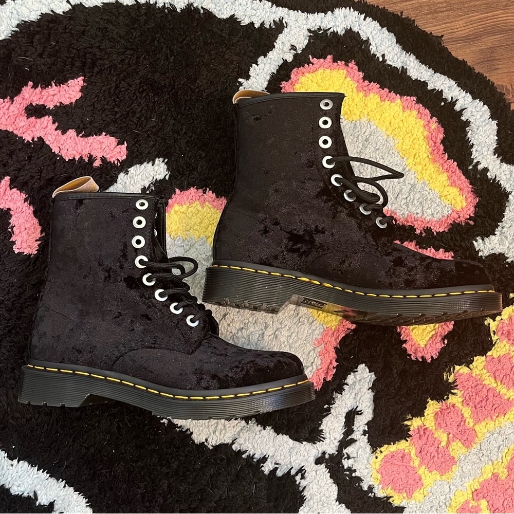 Dr. Martens Vegan 1460